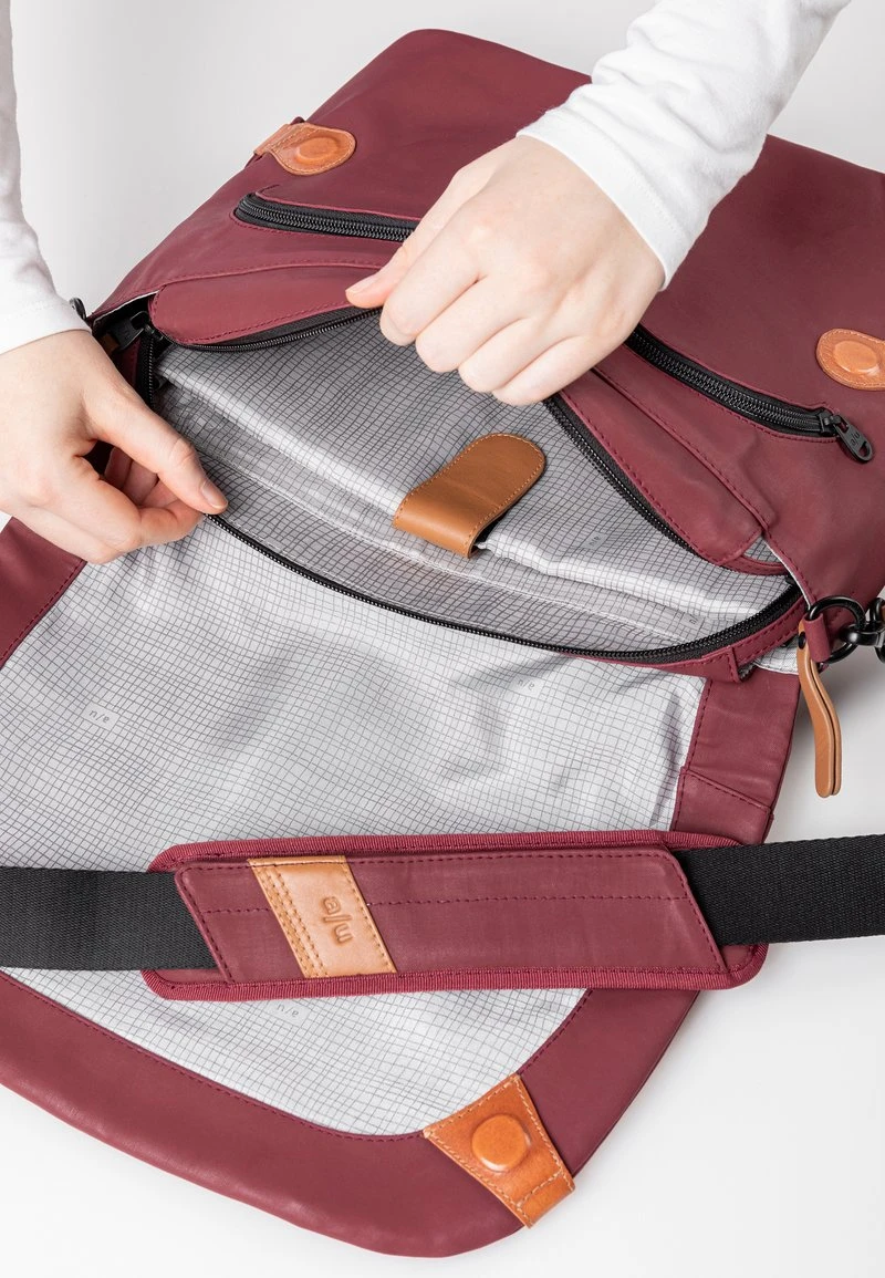 MATSUMOTO - Umhängetasche - Cabernet 3 MATSUMOTO - Umhängetasche - Cabernet