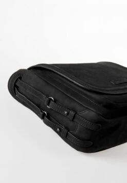 CHIVE - Umhängetasche - Black Smoke -Aunts & Uncles 0dcb5dbe49f84559af72de7706b4b2dd