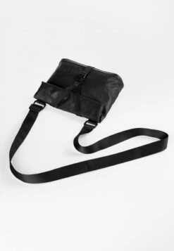 YAO - Umhängetasche - Black -Aunts & Uncles 1572457d1ab3413285403b3a9a07c18f