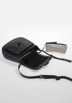 MRS BUNDT CAKE - Umhängetasche - Black Smoke 10 MRS BUNDT CAKE - Umhängetasche - Black Smoke -Aunts & Uncles 3fb93bfe23f84868ac98dd1afb77ef5b