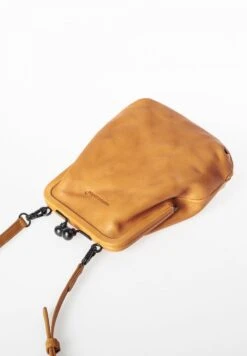 MRS SUGAR POP - Umhängetasche - Buckthorn -Aunts & Uncles 4172a07f61724239beb0582ad8d99aca