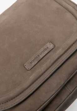 CHIVE - Umhängetasche - Morel 11 CHIVE - Umhängetasche - Morel -Aunts & Uncles 517fd2788cc14cf093ea8f06afe80002