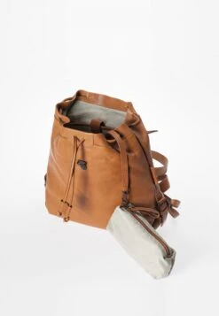 MRS ONION TART - Tagesrucksack - Caramel 11 MRS ONION TART - Tagesrucksack - Caramel -Aunts & Uncles 5a66c510a6c24e76b662d439d53d1c5a