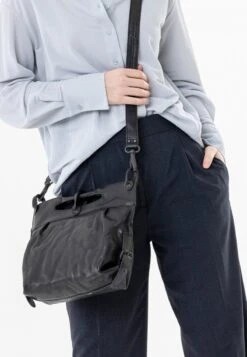 MRS STRAWBERRY MUFFIN - Umhängetasche - Black Smoke -Aunts & Uncles 64bd8f488242495290da03b417ff5a4d