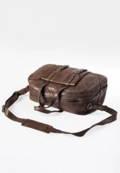 THE STRONGMAN - Weekender - Single Malt 11 THE STRONGMAN - Weekender - Single Malt -Aunts & Uncles 6d7a9b228e8744348dfcafe855979391