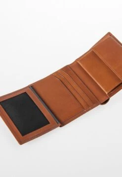 LEEVEN - Geldbörse - Cognac 11 LEEVEN - Geldbörse - Cognac -Aunts & Uncles 6fdf9f349bd349108448bd68ce5236c8