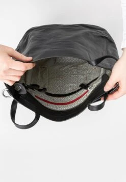 CARAMBOLA - Shopping Bag - Jet Black 13 CARAMBOLA - Shopping Bag - Jet Black -Aunts & Uncles 7efe77dde58747bf8ed67b207a9bec27 1