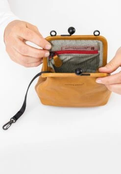 MRS SUGAR POP - Umhängetasche - Buckthorn -Aunts & Uncles 81cf4fc97d2349f4aae03e8d146b4bd3