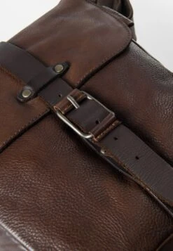 UMHÄNGE GOATEE - Umhängetasche - Bourbon -Aunts & Uncles 86bc8e533c8d43a59536d8003aa3006c