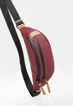 ICHIKAWA - Gürteltasche - Cabernet 11 ICHIKAWA - Gürteltasche - Cabernet -Aunts & Uncles 8e379216d8574087b8007fcb647fd554