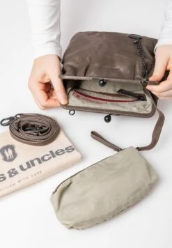 MRS FORTUNE COOKIE - Umhängetasche - Mushroom -Aunts & Uncles 8f6e374d26804a7997a7e1e136f71bb5 1