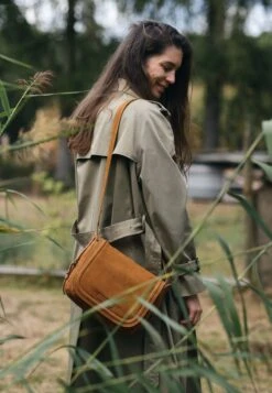 CHIVE - Umhängetasche - Caramel