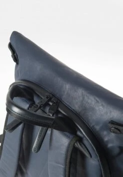 WAKAYAMA - Tagesrucksack - Storm -Aunts & Uncles 92c3de60c8944f1da3c68cce8ead0040