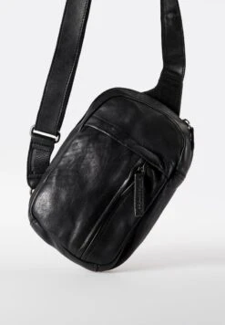 WINNFIELD - Umhängetasche - Charcoal Black -Aunts & Uncles 9b877552e49d48dc887eb98e4c9922b2