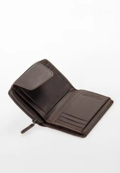 TINA - Geldbörse - Vintage Brown Logoprint 11 TINA - Geldbörse - Vintage Brown Logoprint -Aunts & Uncles a46e698ef4244e4ebc5af9a4805c2d8a