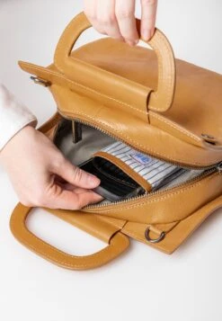 MRS MOCHI - Handtasche - Buckthorn