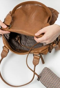 CARA - Handtasche - Creme Brulee