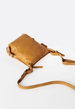 MRS. CHOCOLATE COOKIE - Umhängetasche - Buckthorn -Aunts & Uncles d750e7643faf4da0b01faaf6f2061286