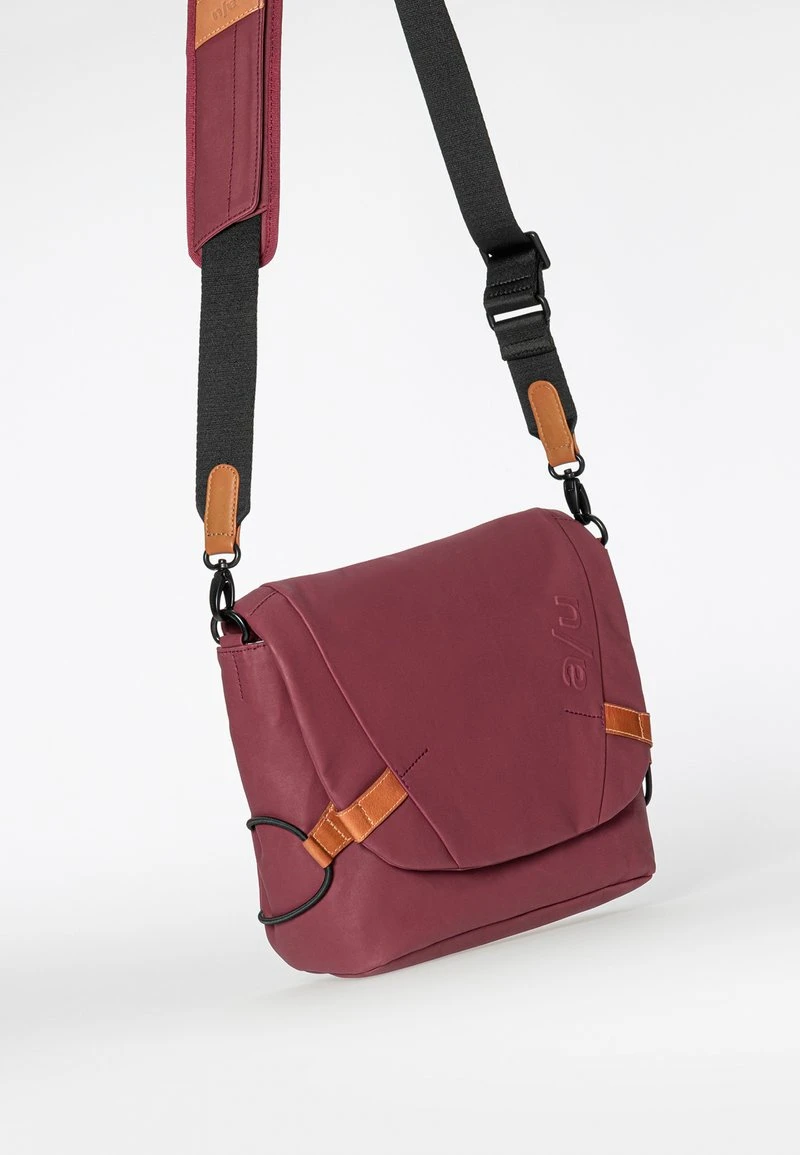 UMHÄNGE SENDAI - Umhängetasche - Cabernet 5 UMHÄNGE SENDAI - Umhängetasche - Cabernet – Bild 3