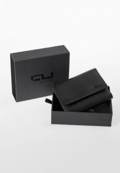 BÖRSE YVA - Geldbörse - Black 13 BÖRSE YVA - Geldbörse - Black -Aunts & Uncles f0bd267de3f240268b179daf6c9958e1