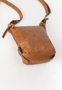 MRS. CHOCOLATE COOKIE - Umhängetasche - Caramel 11 MRS. CHOCOLATE COOKIE - Umhängetasche - Caramel -Aunts & Uncles f12aa4d646874a5cb65ef8fe55dd7bd1