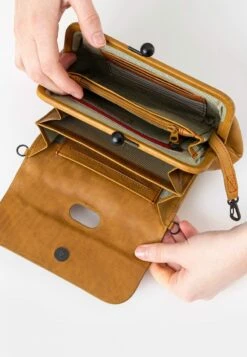 MRS WHOOPIE PIE - Umhängetasche - Buckthorn -Aunts & Uncles faba46f61c654b1f9287493fa4c5223a 1